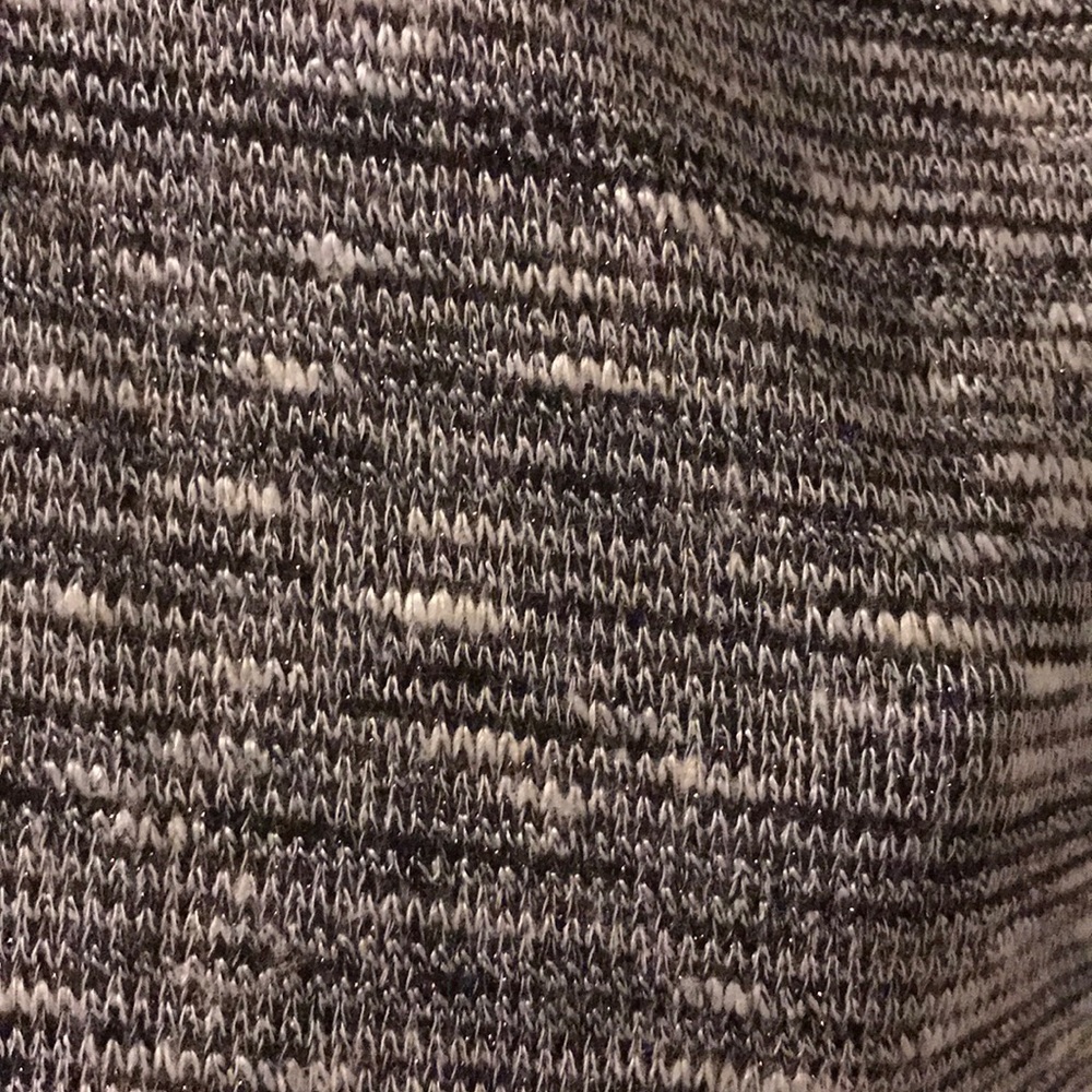 3/4 sleeve split back top - Picture 5 of 5